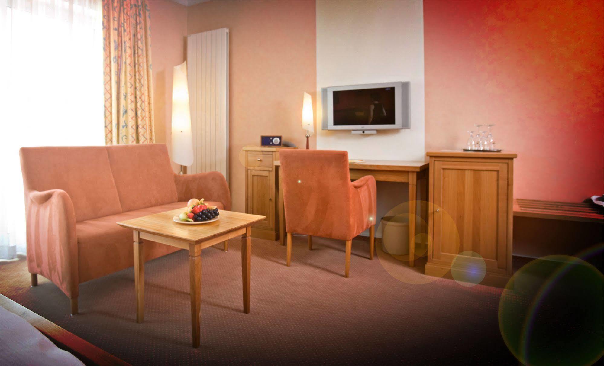 Hotel Sonne Rheda-Wiedenbrück Dış mekan fotoğraf